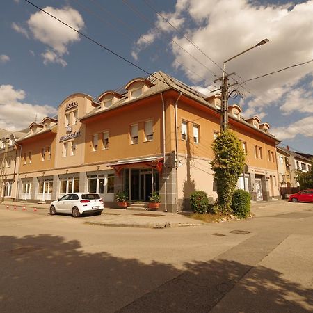 Hotel Vadaszkuert Superior Székesfehérvár Eksteriør billede