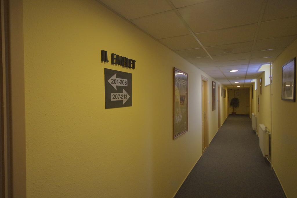 Hotel Vadaszkuert Superior Székesfehérvár Eksteriør billede
